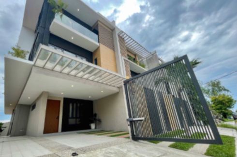 4 Bedroom House for sale in Taguig, Metro Manila