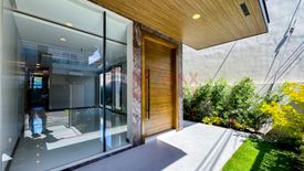 5 Bedroom House for sale in Moonwalk, Metro Manila