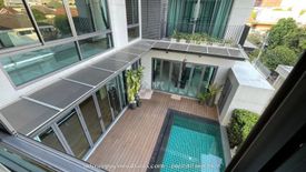 6 Bedroom House for sale in Phra Khanong Nuea, Bangkok near BTS Phra Khanong
