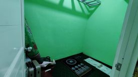 Rumah dijual dengan 3 kamar tidur di Manukan Kulon, Jawa Timur