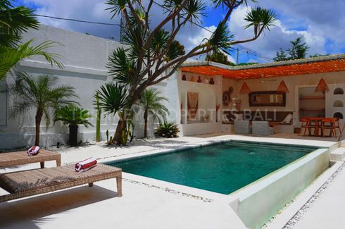 Villa dijual dengan 3 kamar tidur di Dalung, Bali