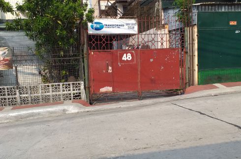 2 Bedroom House for rent in Pinyahan, Metro Manila near MRT-3 Kamuning