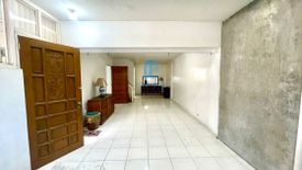 4 Bedroom Townhouse for sale in Guadalupe Viejo, Metro Manila near MRT-3 Guadalupe