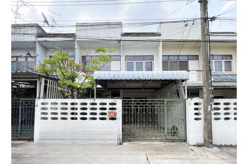 3 Bedroom Townhouse for sale in Chan Kasem, Bangkok near BTS Sena Nikhom
