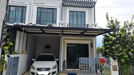 4 Bedroom Townhouse for sale in Tha Raeng, Bangkok