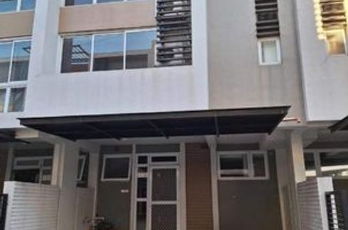 3 Bedroom Townhouse for rent in South Triangle, Metro Manila near MRT-3 Kamuning