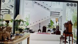 5 Bedroom House for sale in San Lorenzo, Metro Manila near MRT-3 Ayala