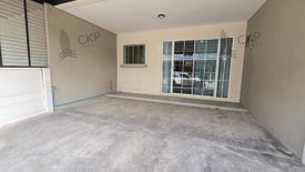 4 Bedroom Townhouse for sale in Prachathipat, Pathum Thani