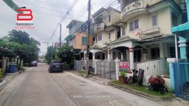 4 Bedroom Townhouse for sale in Don Mueang, Bangkok