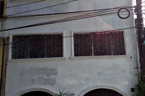 6 Bedroom Townhouse for sale in San Antonio, Metro Manila
