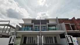 4 Bedroom House for sale in Batu Caves, Selangor