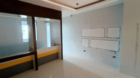 Office for rent in Bungad, Metro Manila near MRT-3 North Avenue