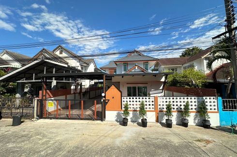 4 Bedroom House for sale in Mu Ban Paradise Garden, Khlong Sam Prawet, Bangkok