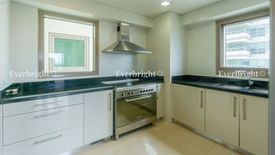 3 Bedroom Condo for sale in San Lorenzo, Metro Manila near MRT-3 Ayala