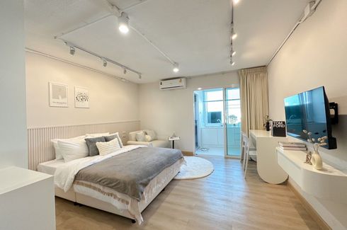 1 Bedroom Condo for sale in 103 Condominium 1, Suthep, Chiang Mai