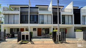 3 Bedroom Townhouse for rent in Choeng Thale, Phuket