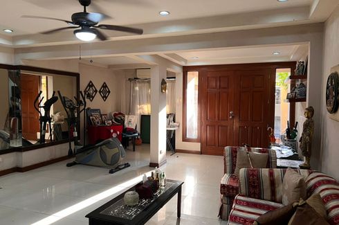 2 Bedroom House for sale in Guadalupe Viejo, Metro Manila near MRT-3 Guadalupe