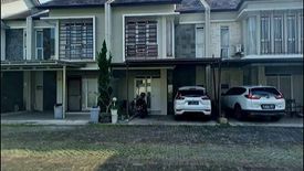 Rumah dijual dengan 4 kamar tidur di Cipamokolan, Jawa Barat