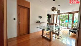 5 Bedroom House for sale in Phra Khanong, Bangkok near BTS Ekkamai