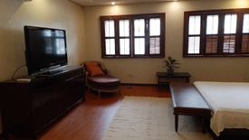 5 Bedroom House for rent in San Lorenzo, Metro Manila near MRT-3 Ayala