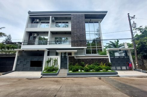 8 Bedroom House for sale in Moonwalk, Metro Manila