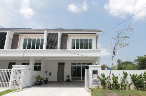 4 Bedroom House for sale in Kampung Salak Tinggi, Selangor