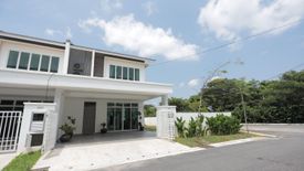 4 Bedroom House for sale in Kampung Salak Tinggi, Selangor