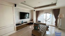 3 Bedroom Condo for sale in Bang Rak, Bangkok near BTS Saphan Taksin