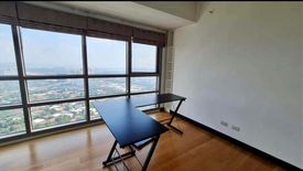 Condo for sale in San Lorenzo, Metro Manila near MRT-3 Ayala