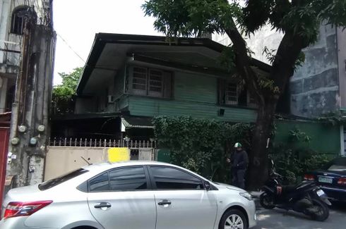 House for sale in Kamuning, Metro Manila near MRT-3 Kamuning