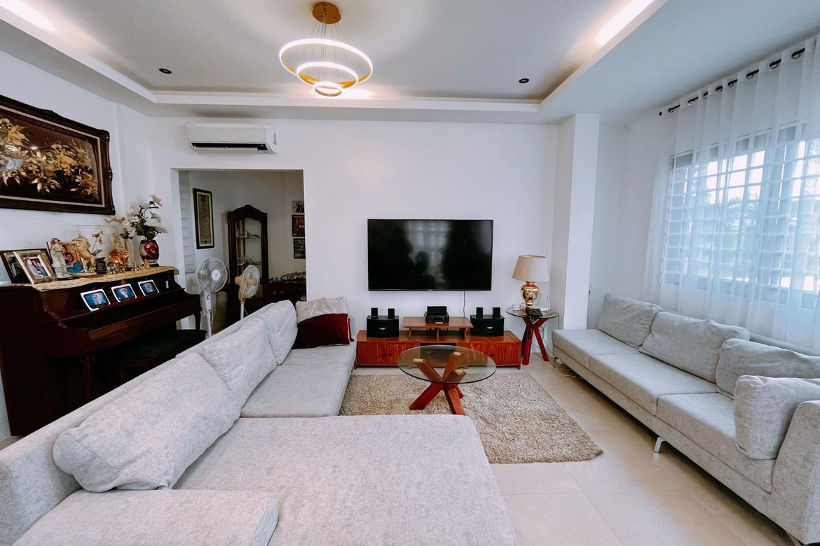 HOUSE IN COGEO ANTIPOLO FOR SALE