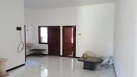 Rumah dijual dengan 3 kamar tidur di Gayungan, Jawa Timur