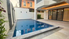 5 Bedroom House for sale in Poblacion, Metro Manila