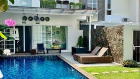 Rumah dijual dengan 5 kamar tidur di Duren Tiga, Jakarta