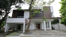8 Bedroom House for sale in Loyola Heights, Metro Manila