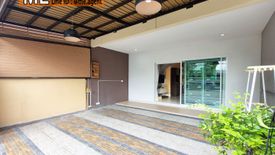 3 Bedroom Townhouse for sale in Villette Lite Pattanakarn 38, Suan Luang, Bangkok