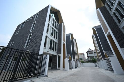 Villa for rent in Hua Mak, Bangkok near MRT Rajamangala Stadium