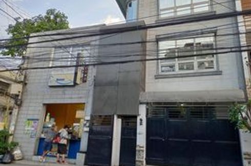 4 Bedroom House for sale in Cembo, Metro Manila near MRT-3 Guadalupe
