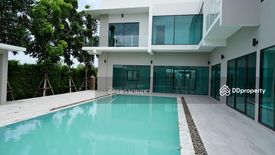 4 Bedroom House for sale in Saen Saep, Bangkok