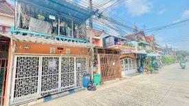 3 Bedroom Townhouse for sale in Pak Khlong Phasi Charoen, Bangkok near MRT Bang Wa