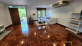 3 Bedroom Townhouse for rent in Khlong Tan Nuea, Bangkok