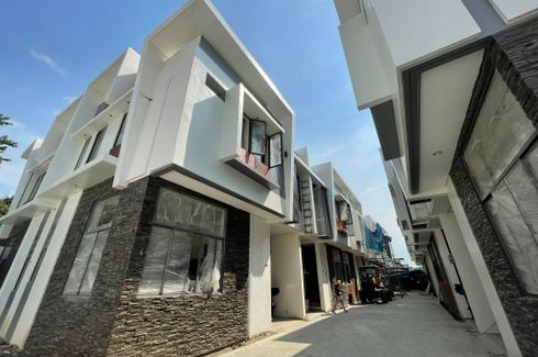 3 Bedroom Townhouse for sale in Katipunan, Metro Manila near LRT-1 Roosevelt
