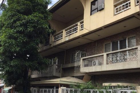 Apartment for sale in South Cembo, Metro Manila near MRT-3 Guadalupe