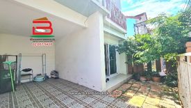 3 Bedroom Townhouse for sale in Khlong Thanon, Bangkok