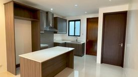 5 Bedroom Townhouse for sale in Kapitolyo, Metro Manila