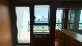 Condo for sale in San Lorenzo, Metro Manila near MRT-3 Ayala