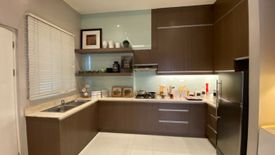 3 Bedroom Condo for sale in The Crestmont, South Triangle, Metro Manila near MRT-3 Quezon Avenue