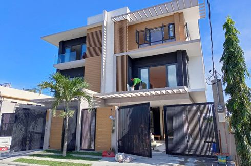 6 Bedroom House for sale in McKinley Hill, Metro Manila