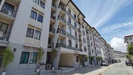 Condo for sale in Pasay, Metro Manila near MRT-3 Taft Avenue