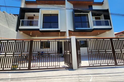 House for sale in Pulang Lupa Dos, Metro Manila